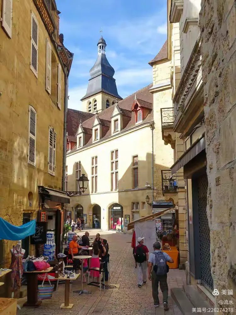 法国古城萨尔拉